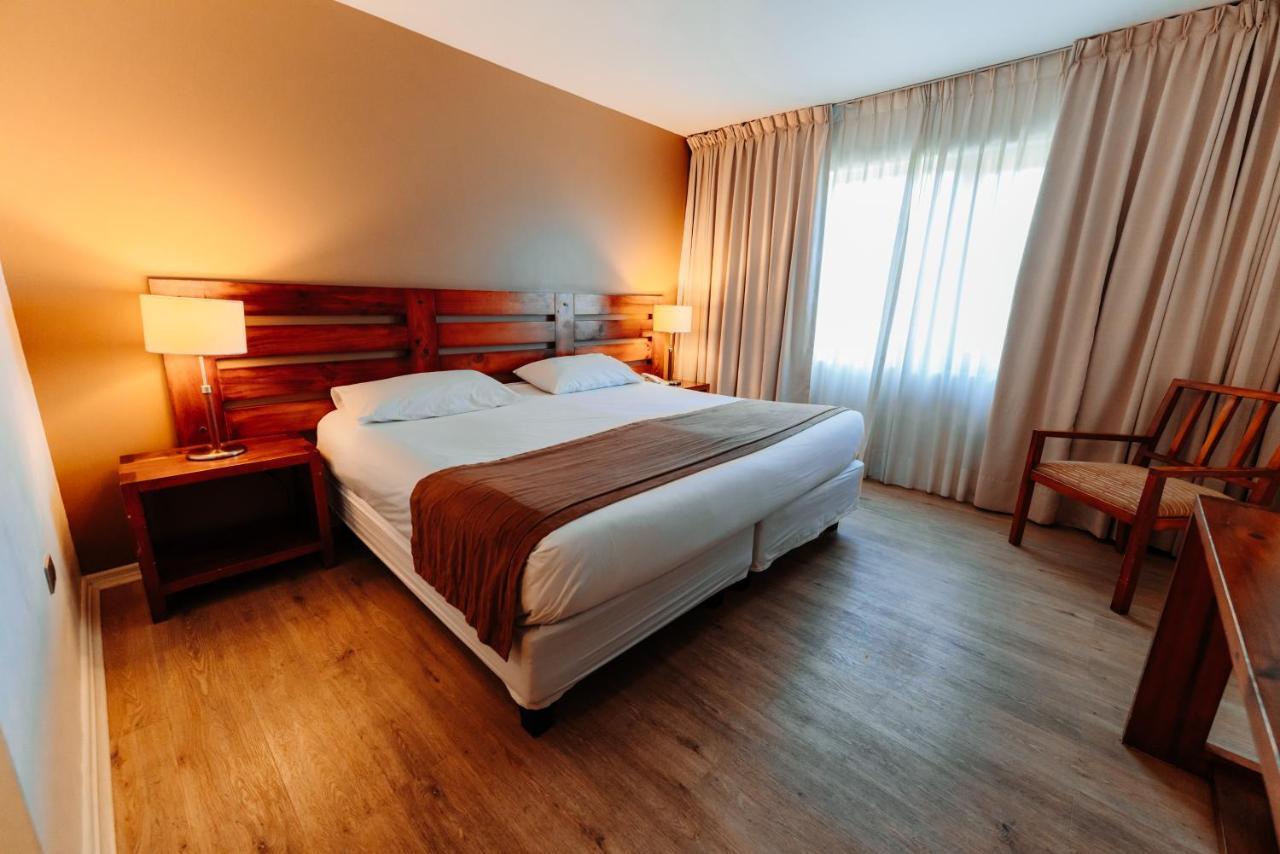 Hotel Limari Овальє Екстер'єр фото