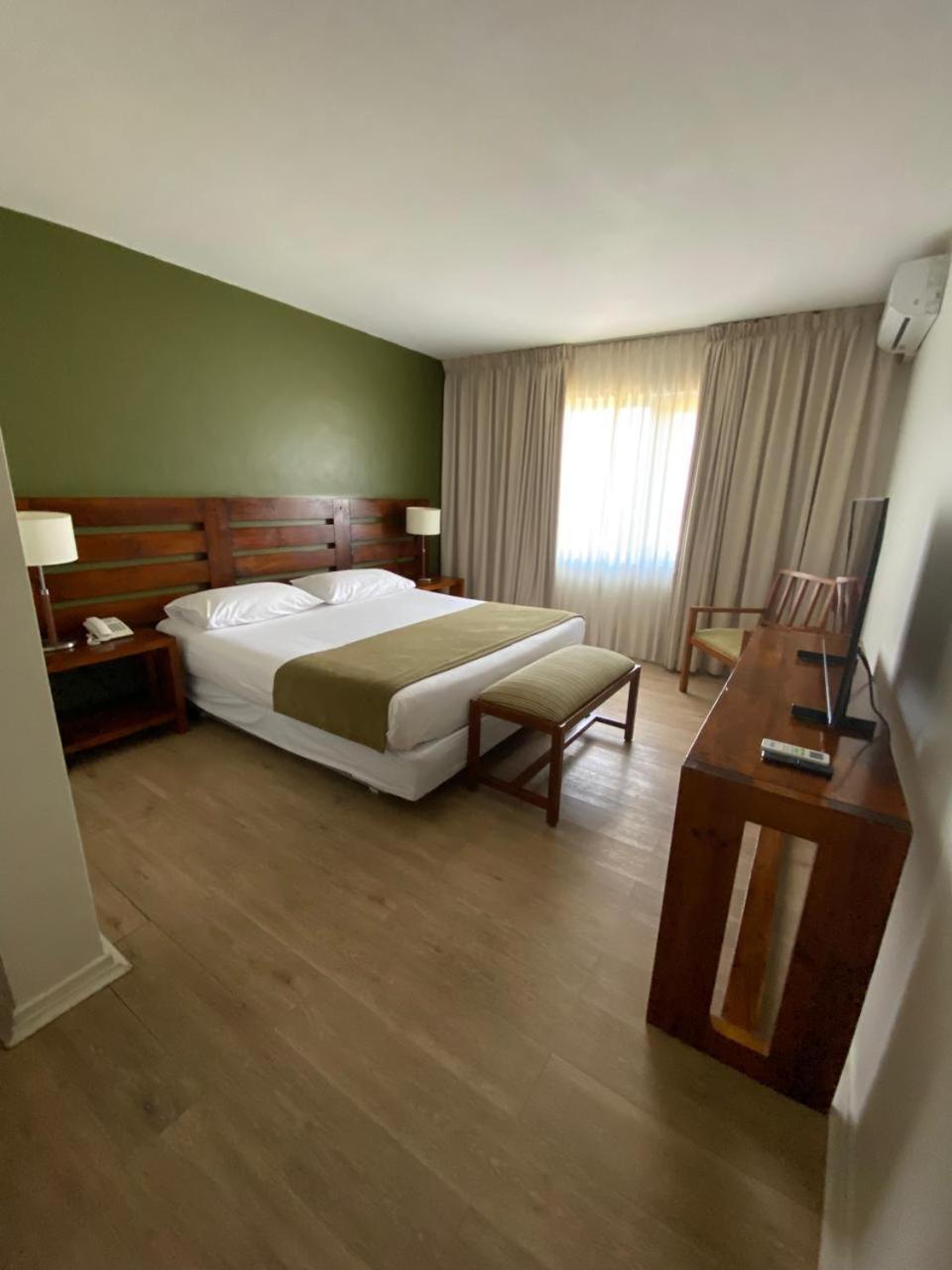 Hotel Limari Овальє Екстер'єр фото