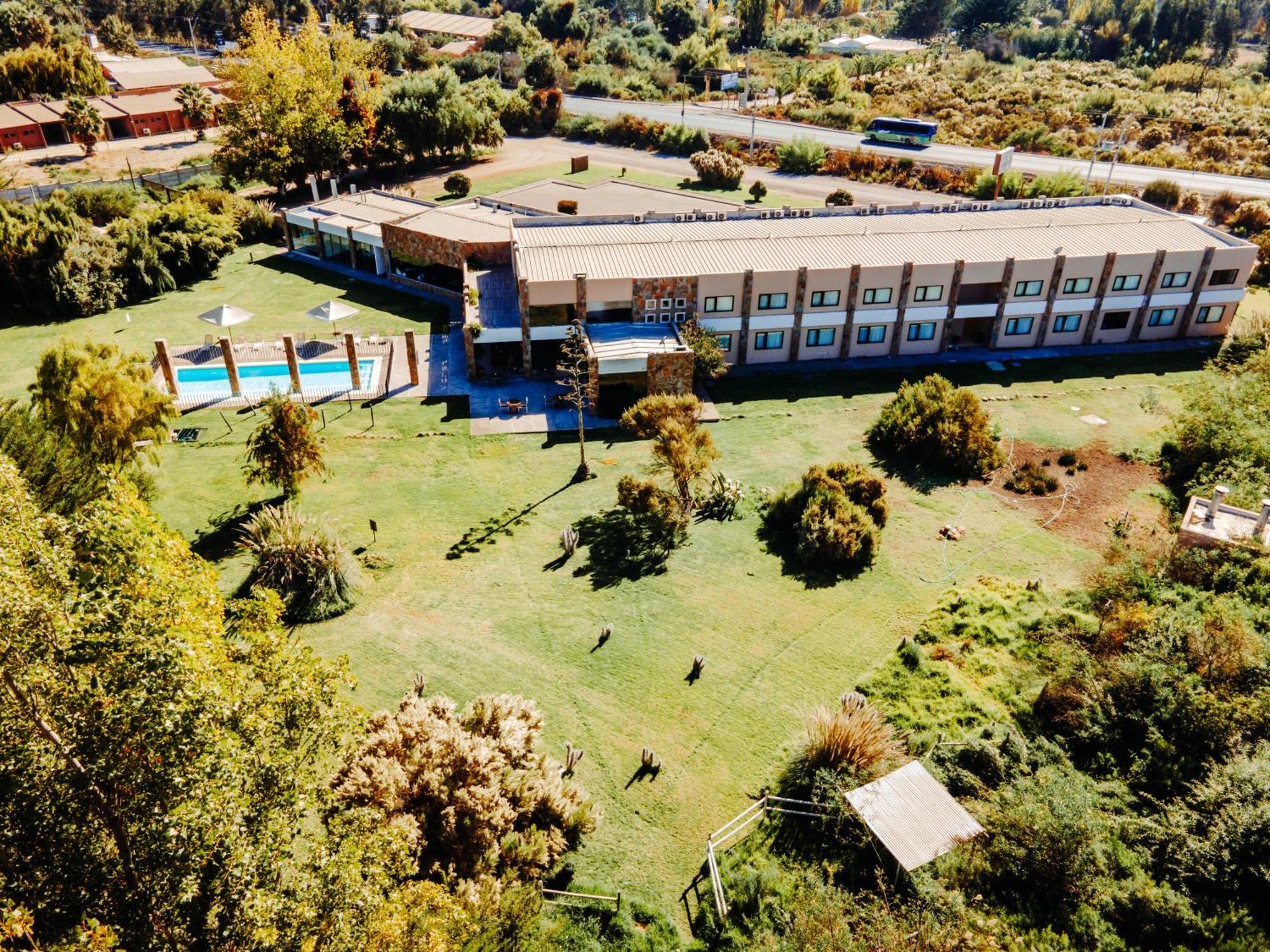 Hotel Limari Овальє Екстер'єр фото