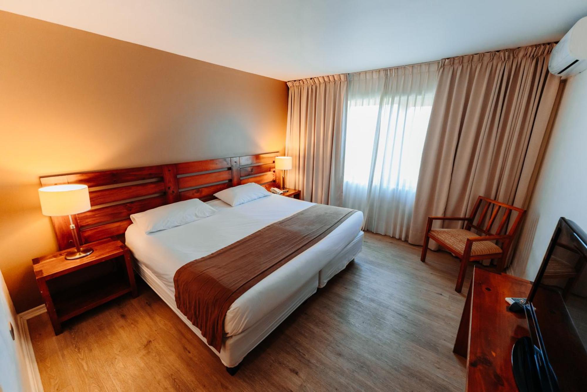 Hotel Limari Овальє Екстер'єр фото